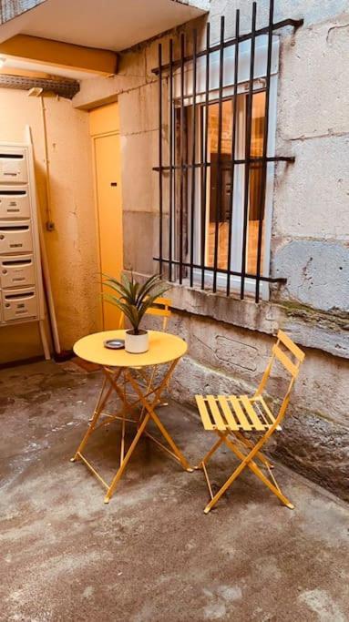Studio Renove Avec Patio, Coeur Du Centre Ville Μπεζανσόν Εξωτερικό φωτογραφία